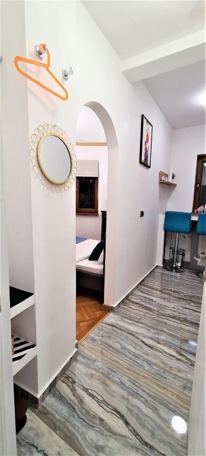 Central Arghezi University Square Apartment Bucharest Exterior photo