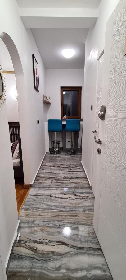 Central Arghezi University Square Apartment Bucharest Exterior photo