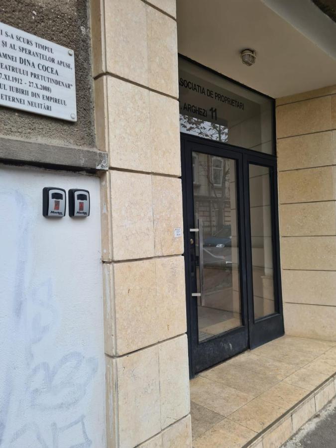 Central Arghezi University Square Apartment Bucharest Exterior photo